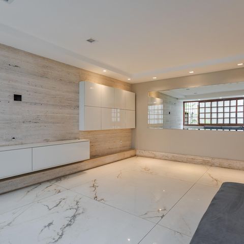 Casa de condomínio à venda com 271m², 3 quartos e 2 vagas Casa de condomínio à venda com 271m², 3 quartos e 2 vagasSala