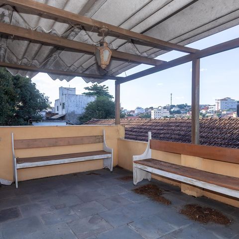 Casa à venda com 101m², 3 quartos e 2 vagas Casa à venda com 101m², 3 quartos e 2 vagasSacada