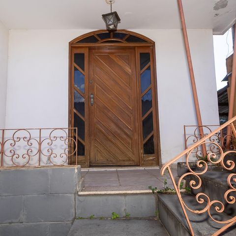 Casa à venda com 101m², 3 quartos e 2 vagas Casa à venda com 101m², 3 quartos e 2 vagasEntrada