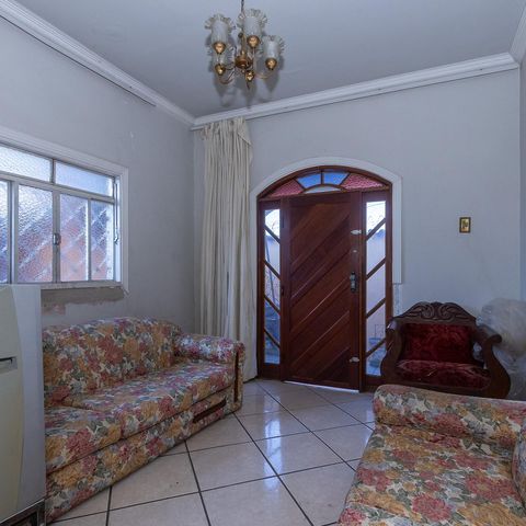 Casa à venda com 101m², 3 quartos e 2 vagas Casa à venda com 101m², 3 quartos e 2 vagasSala