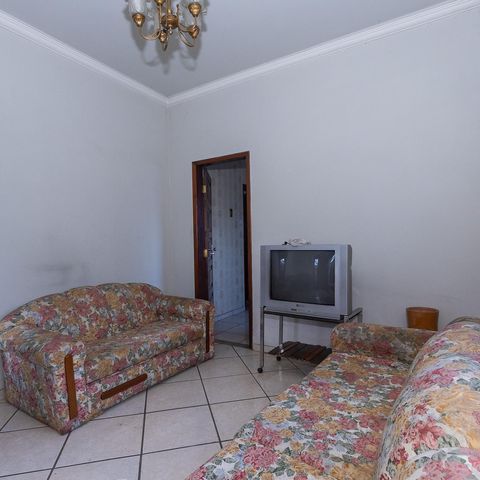 Casa à venda com 101m², 3 quartos e 2 vagas Casa à venda com 101m², 3 quartos e 2 vagasSala