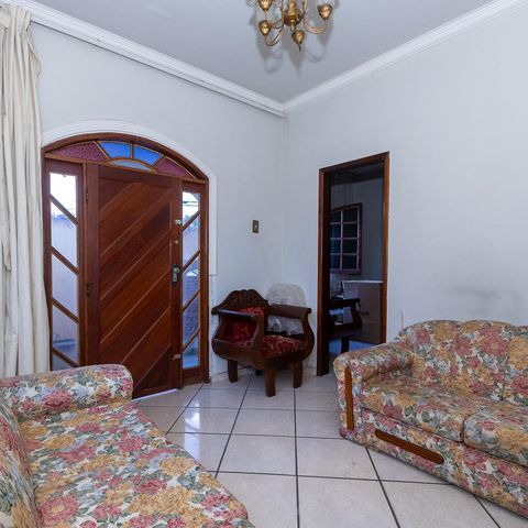 Casa à venda com 101m², 3 quartos e 2 vagas Casa à venda com 101m², 3 quartos e 2 vagasSala