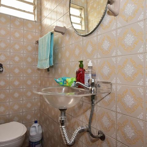 Casa à venda com 300m², 4 quartos e 5 vagas Casa à venda com 300m², 4 quartos e 5 vagasLavabo