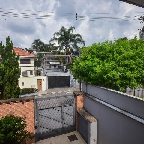 Casa à venda com 300m², 4 quartos e 5 vagas Casa à venda com 300m², 4 quartos e 5 vagasVista do Quarto 2