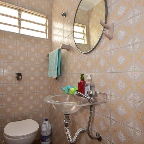 Casa à venda com 300m², 4 quartos e 5 vagas Casa à venda com 300m², 4 quartos e 5 vagasLavabo