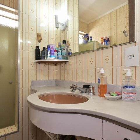 Casa à venda com 300m², 4 quartos e 5 vagas Casa à venda com 300m², 4 quartos e 5 vagasBanheiro