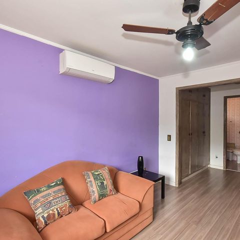 Casa à venda com 300m², 4 quartos e 5 vagas Casa à venda com 300m², 4 quartos e 5 vagasSuíte