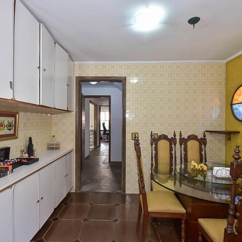 Casa à venda com 300m², 4 quartos e 5 vagas Casa à venda com 300m², 4 quartos e 5 vagasSala de Almoço