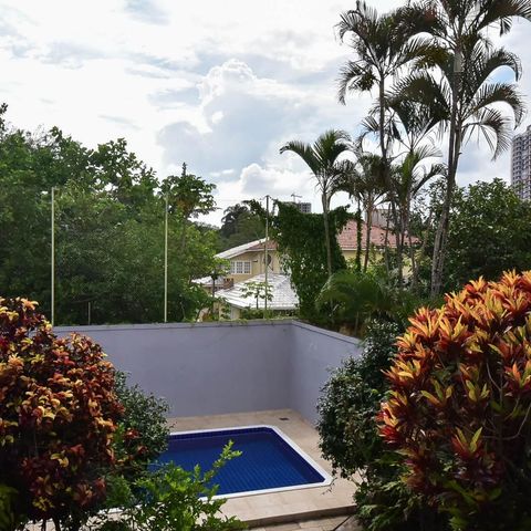 Casa à venda com 300m², 4 quartos e 5 vagas Casa à venda com 300m², 4 quartos e 5 vagasVista da Suíte