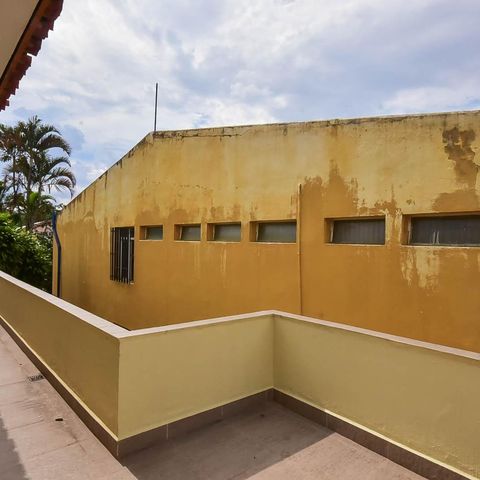 Casa à venda com 300m², 4 quartos e 5 vagas Casa à venda com 300m², 4 quartos e 5 vagasVaranda do Quarto 3