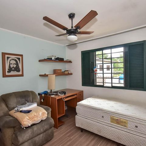 Casa à venda com 300m², 4 quartos e 5 vagas Casa à venda com 300m², 4 quartos e 5 vagasQuarto 1