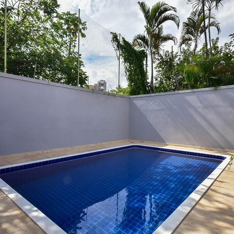 Casa à venda com 300m², 4 quartos e 5 vagas Casa à venda com 300m², 4 quartos e 5 vagasPiscina