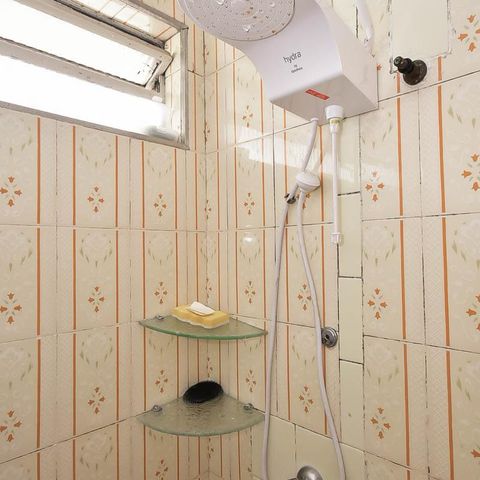 Casa à venda com 300m², 4 quartos e 5 vagas Casa à venda com 300m², 4 quartos e 5 vagasBanheiro