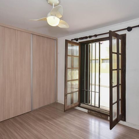 Casa à venda com 300m², 4 quartos e 5 vagas Casa à venda com 300m², 4 quartos e 5 vagasQuarto 3