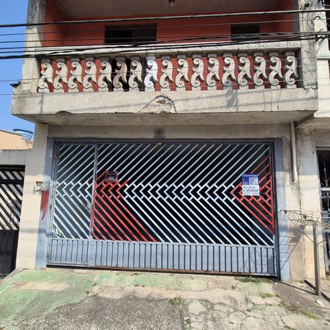 Casa para alugar com 200m², 3 quartos e 2 vagasFachada