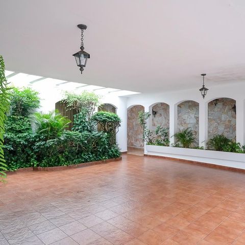 Casa à venda com 453m², 4 quartos e 3 vagasGaragem