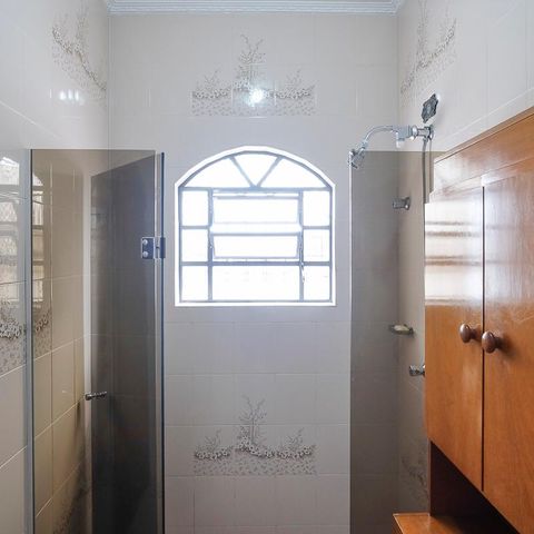 Casa à venda com 453m², 4 quartos e 3 vagasBanheiro da suíte
