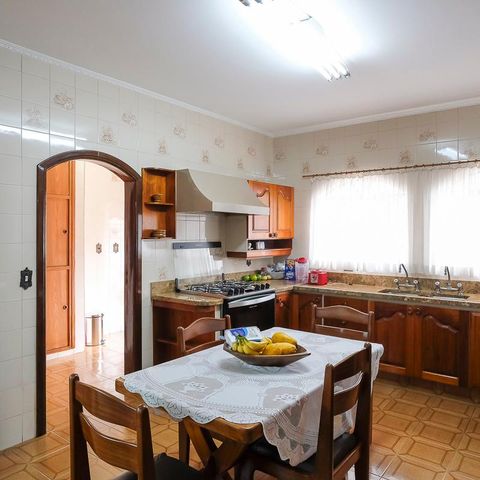 Casa à venda com 453m², 4 quartos e 3 vagasCozinha