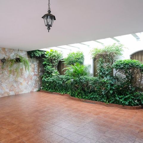 Casa à venda com 453m², 4 quartos e 3 vagasGaragem