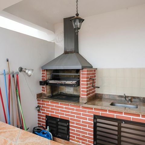 Casa à venda com 453m², 4 quartos e 3 vagasQuintal