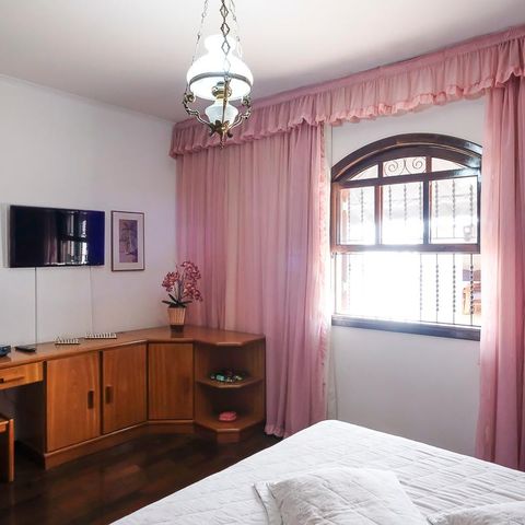 Casa à venda com 453m², 4 quartos e 3 vagasSuíte