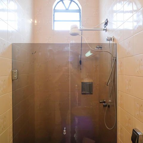 Casa à venda com 453m², 4 quartos e 3 vagasBanheiro da edícula
