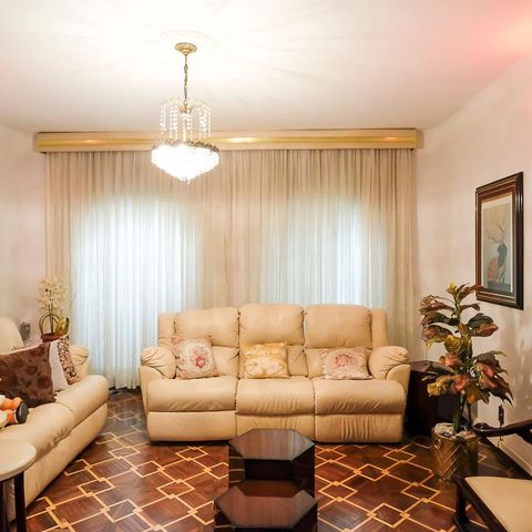 Casa à venda com 453m², 4 quartos e 3 vagasSala 2