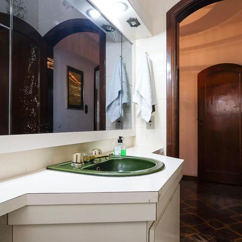 Casa à venda com 453m², 4 quartos e 3 vagasLavabo