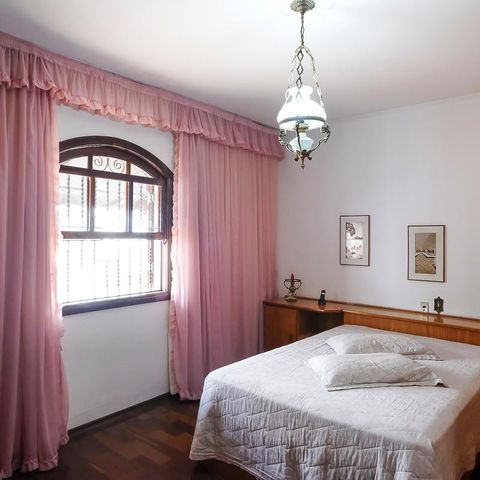 Casa à venda com 453m², 4 quartos e 3 vagasSuíte