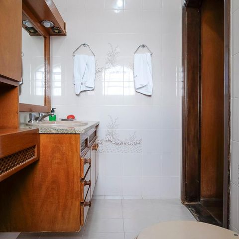Casa à venda com 453m², 4 quartos e 3 vagasBanheiro da suíte