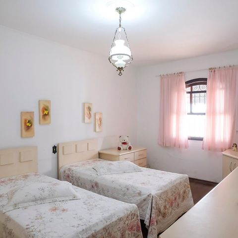 Casa à venda com 453m², 4 quartos e 3 vagasQuarto 1