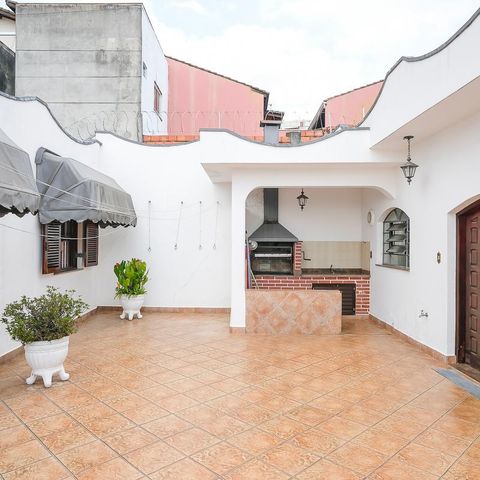 Casa à venda com 453m², 4 quartos e 3 vagasQuintal