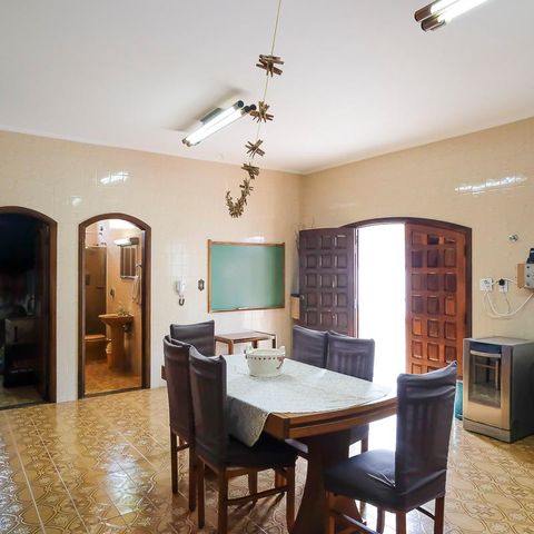 Casa à venda com 453m², 4 quartos e 3 vagasEdícula