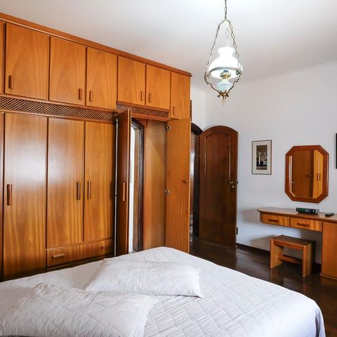 Casa à venda com 453m², 4 quartos e 3 vagasSuíte