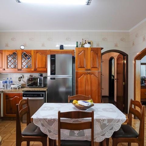 Casa à venda com 453m², 4 quartos e 3 vagasCozinha