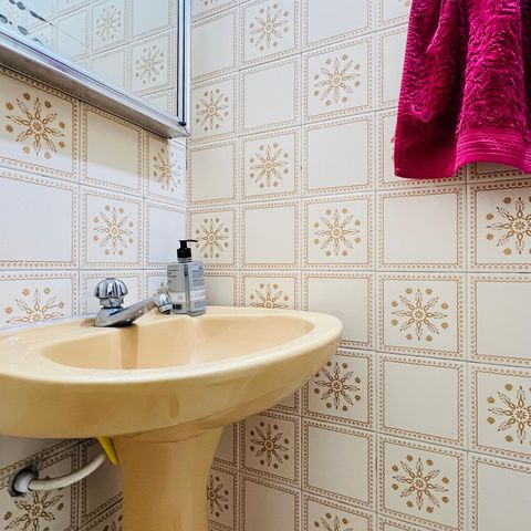 Casa à venda com 83m², 3 quartos e sem vaga Casa à venda com 83m², 3 quartos e sem vagaBanheiro