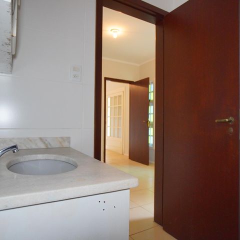 Casa à venda com 288m², 4 quartos e 3 vagasBanheiro da Suíte