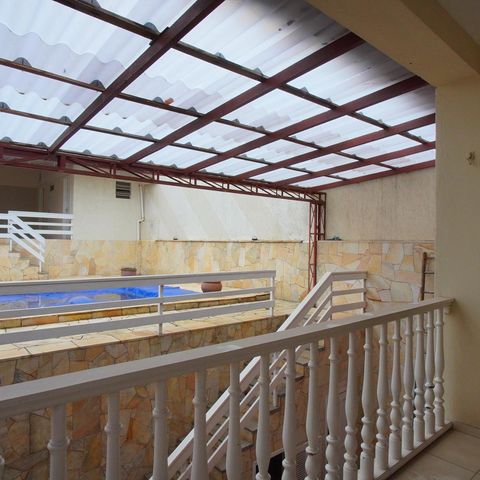 Casa à venda com 288m², 4 quartos e 3 vagasQuarto 2 - Varanda