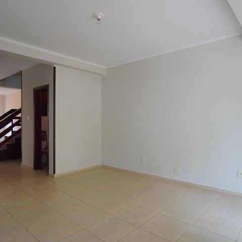 Casa à venda com 288m², 4 quartos e 3 vagasSala