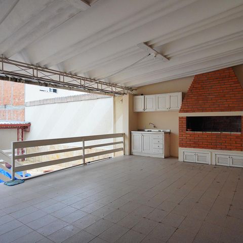 Casa à venda com 288m², 4 quartos e 3 vagasChurrasqueira