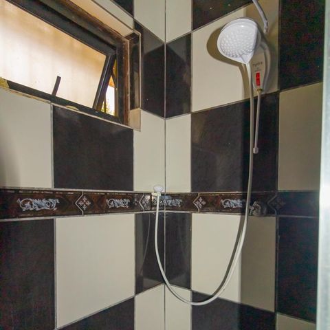 Casa à venda com 100m², 2 quartos e 1 vaga Casa à venda com 100m², 2 quartos e 1 vagaBanheiro da Suíte