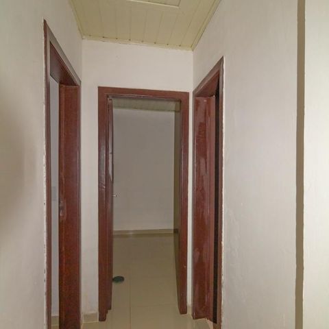 Casa à venda com 100m², 2 quartos e 1 vaga Casa à venda com 100m², 2 quartos e 1 vagaCorredor