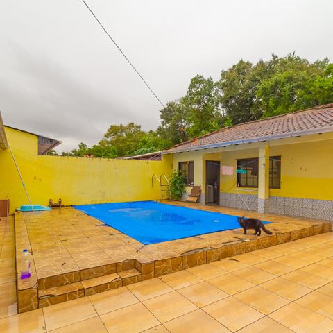 Casa à venda com 100m², 2 quartos e 1 vaga Casa à venda com 100m², 2 quartos e 1 vagaPiscina