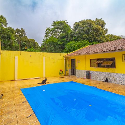 Casa à venda com 100m², 2 quartos e 1 vaga Casa à venda com 100m², 2 quartos e 1 vagaPiscina