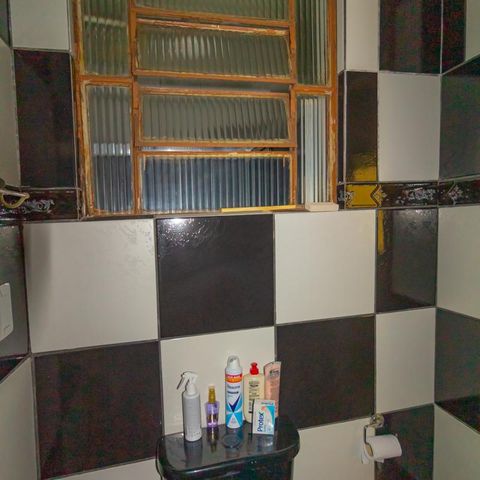 Casa à venda com 100m², 2 quartos e 1 vaga Casa à venda com 100m², 2 quartos e 1 vagaBanheiro da Suíte