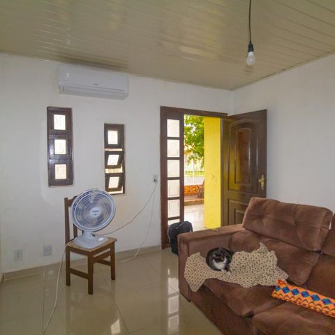 Casa à venda com 100m², 2 quartos e 1 vaga Casa à venda com 100m², 2 quartos e 1 vagaSala
