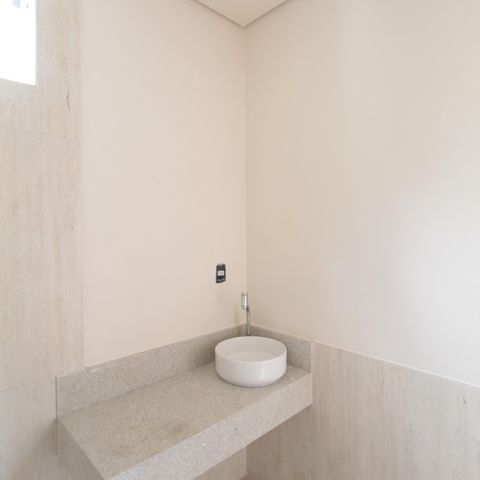 Casa à venda com 130m², 3 quartos e 3 vagasBanheiro da Suite