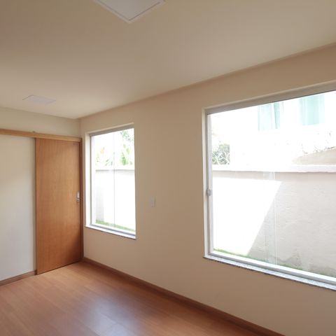 Casa à venda com 130m², 3 quartos e 3 vagasSuite
