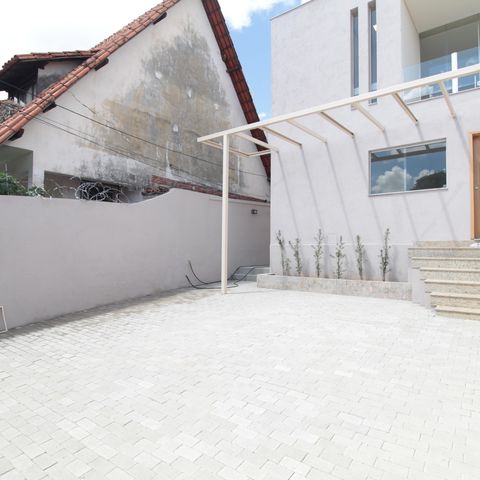 Casa à venda com 130m², 3 quartos e 3 vagasGaragem
