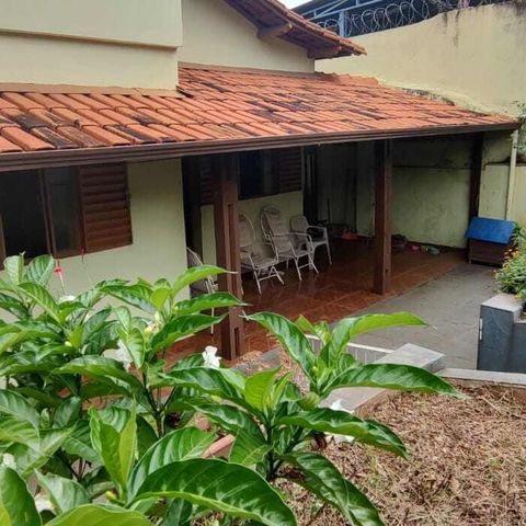 Casa à venda com 504m², 4 quartos e 1 vaga